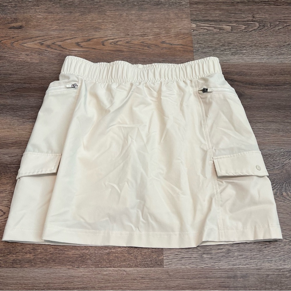 Avalanche Athletic Cream Skirt with Pockets Size Small